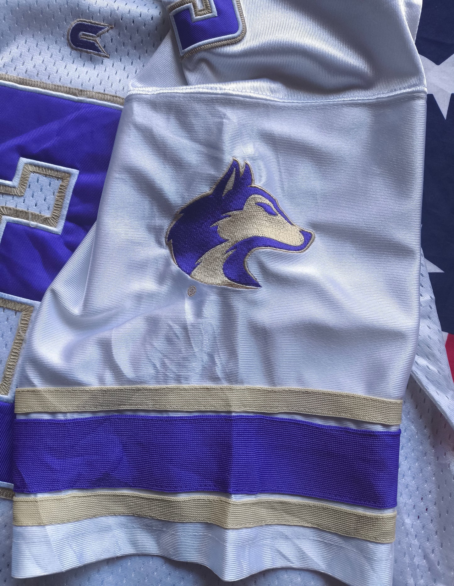 Washington Huskies NCAA Jersey M