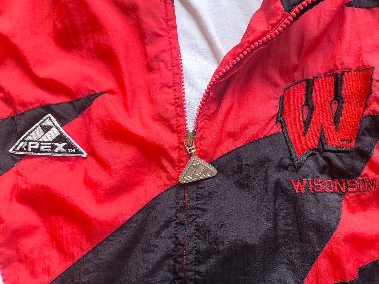 Wisconsin Badgers Windbreaker L
