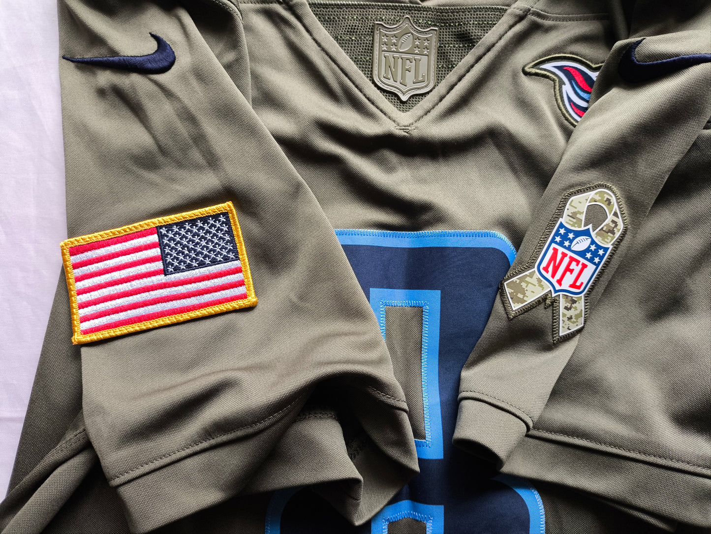 Tennessee Titans NFL Salute to Service Jersey M Mariota